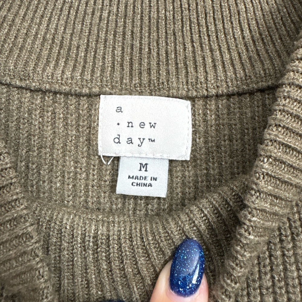 A New Day Olive Green Ribbed Sweater Vest Medium Sleeveless Knit Minimalist Top - Picture 5 of 5
